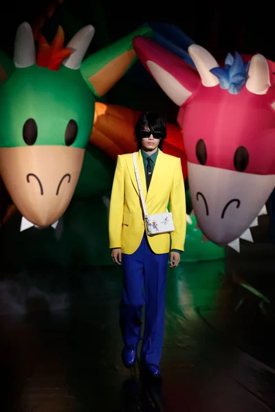 Look 5